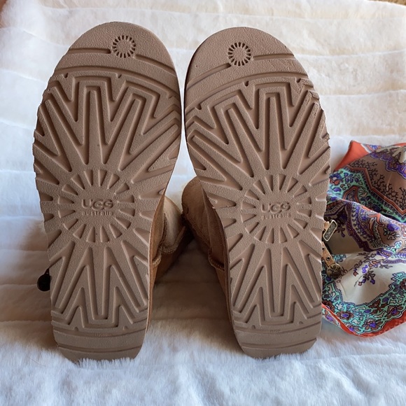 UGG Women’s Boots size 7 Chestnut Brown - Picture 4 of 7